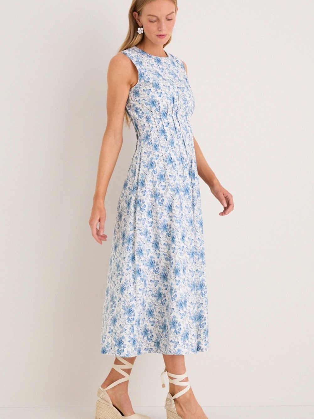HYACINTH HOUSE XS  French Blue Floral Toile Christina Maxi Dress (Tuckernuck)